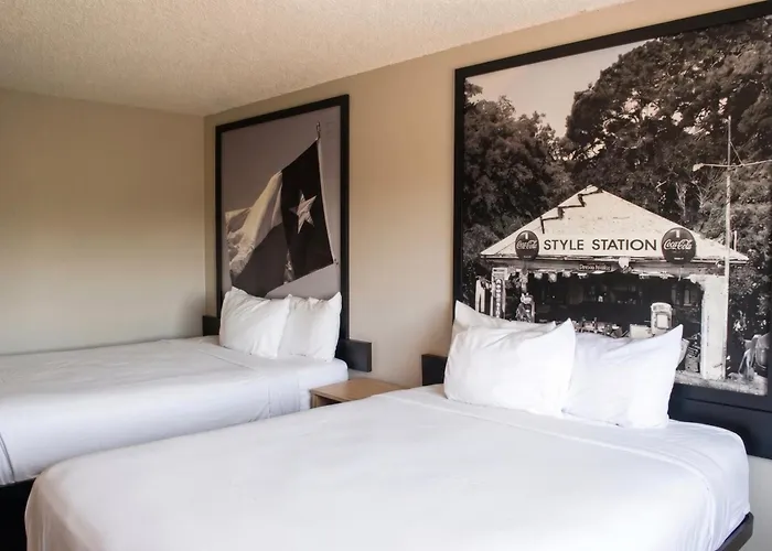 Super 8 By Wyndham Irving Dfw Airport/South Hotel